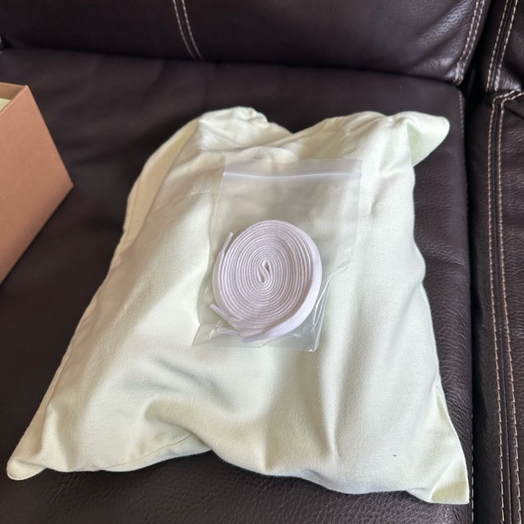 Burberry Reeth Low
Size: 6D/39
Color: Black - Picture 4 of 6